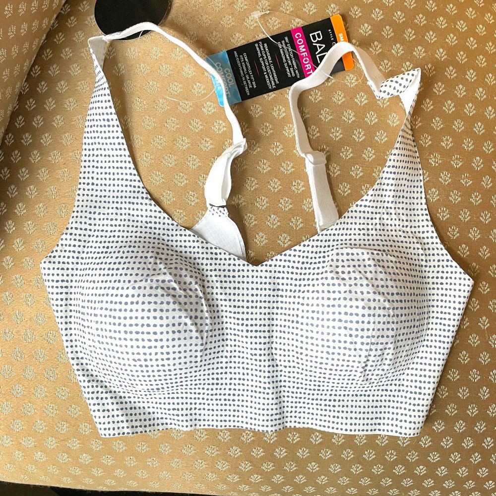 Bali Comfort Revolution Easylite Back Close Wireless Bra Size Small